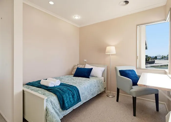 Holiday home Shore Haven - Lakefront Pool Sleeps 8 Rotorua