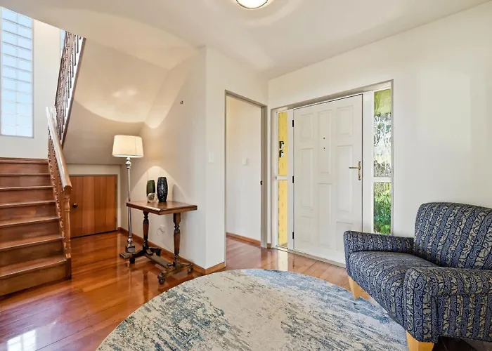 Shore Haven - Lakefront Pool Sleeps 8 * Rotorua